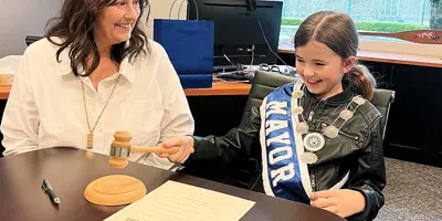 London, age 10 and Mayor Meghan Lahti