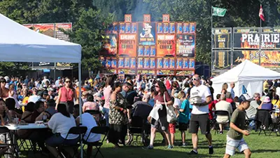 Crowd eating ribs at Rocky Point Park